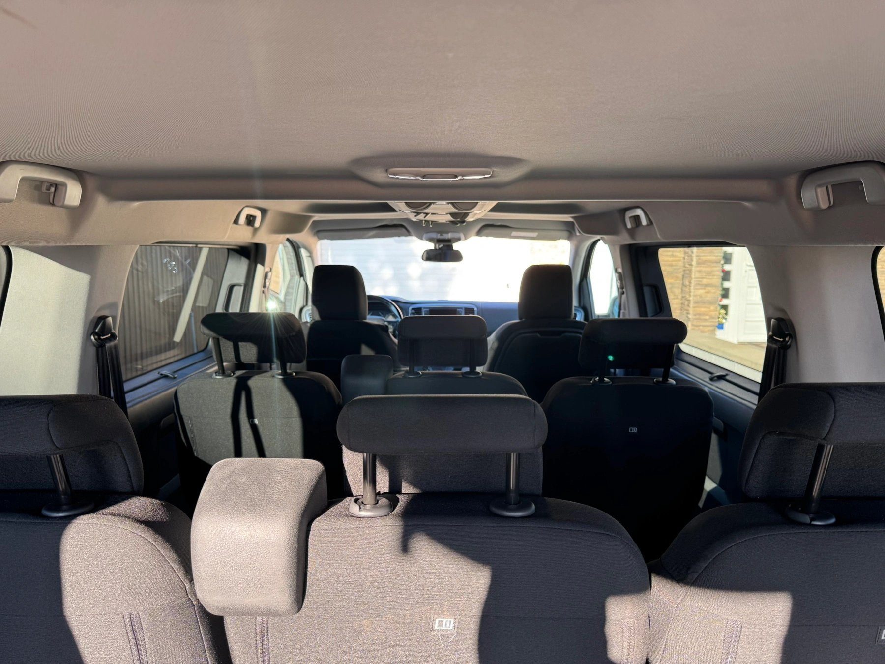 Toyota Proace tágas és tiszta utastere - Nyíregyháza MS Privát Transzfer